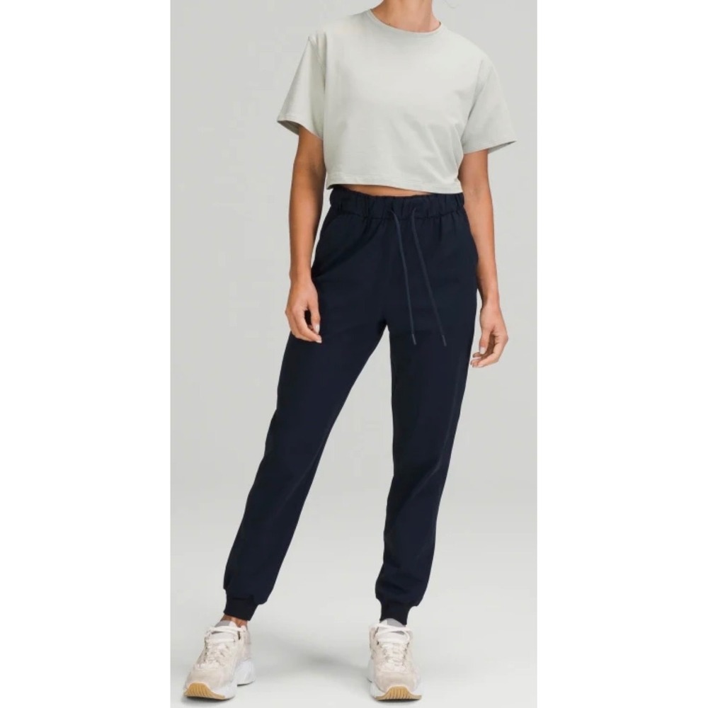 Lululemon Stretch High-Rise Full
Length joggers Navy blue 8 Athleisure sporty